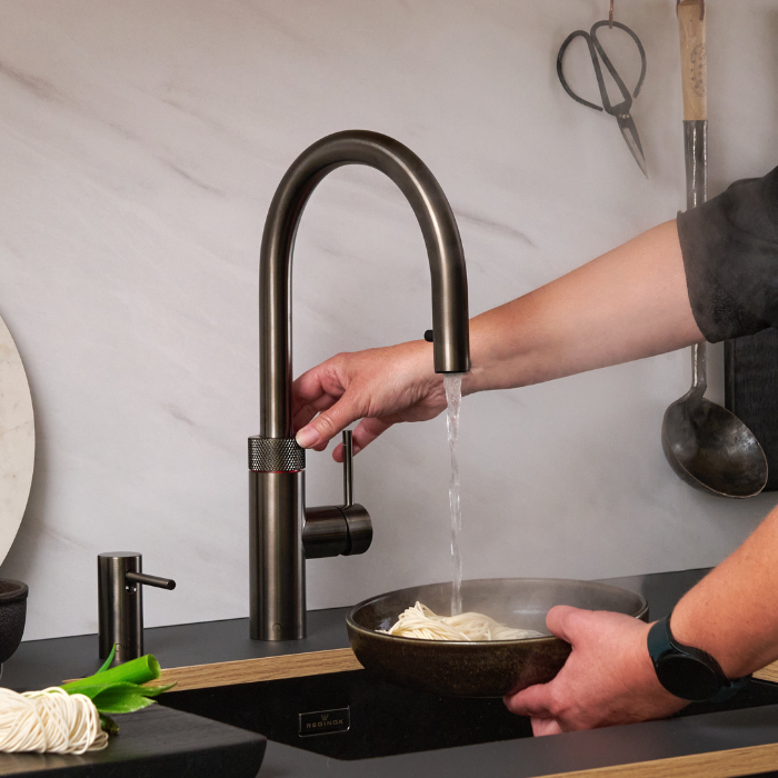 Grifo quooker con agua hirviendo instantánea