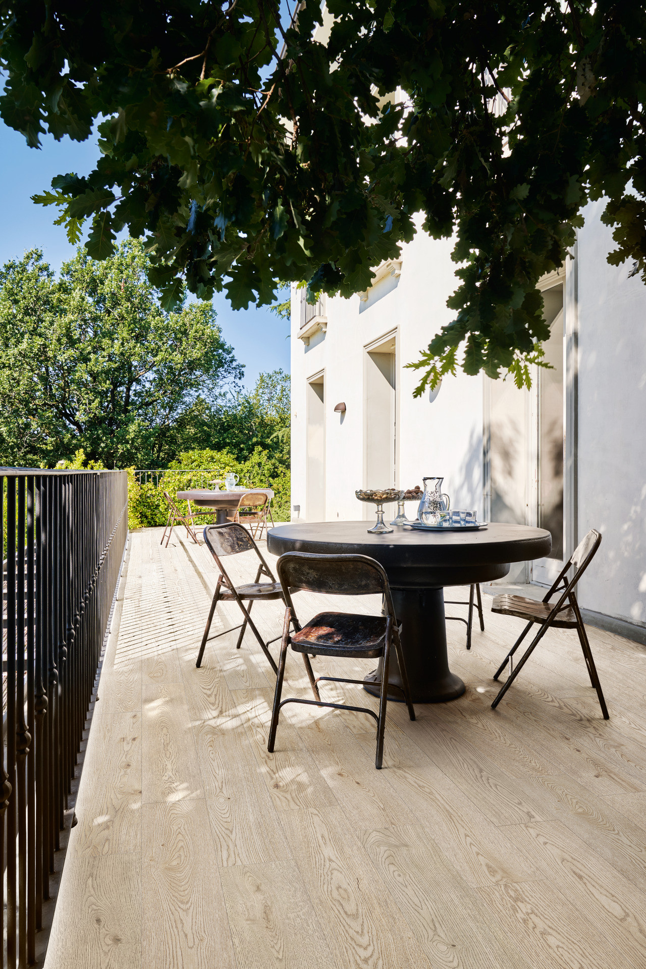terraza con mesa